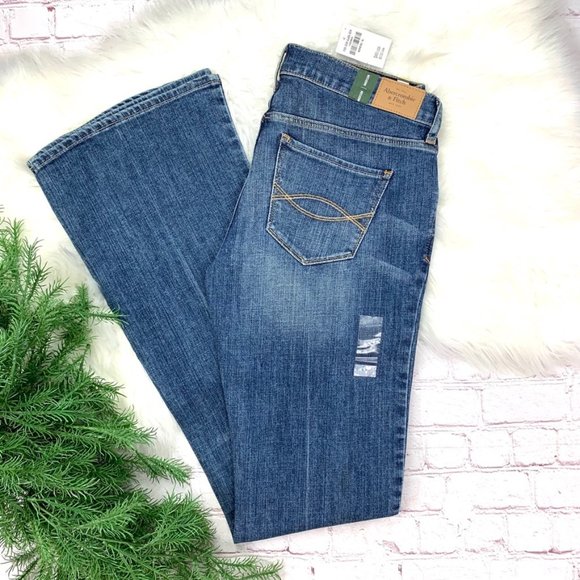 Abercrombie & Fitch Denim - NWT🤩|•ABERCROMBIE & FITCH•| 6L Madison Flare Jean